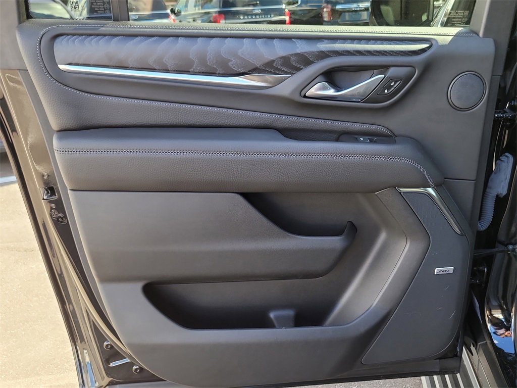 Used 2024 GMC Yukon XL Denali w/ Denali Reserve Package image 10