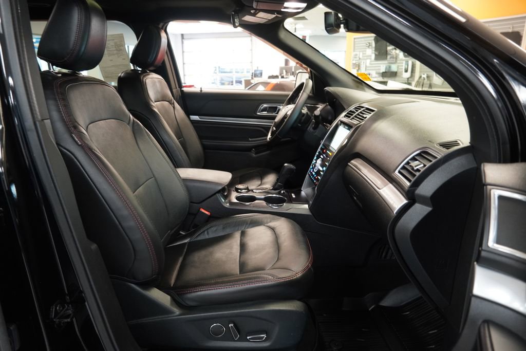 Used 2018 Ford Explorer Sport w/ Equipment Group 401A AWD/4WD image 36