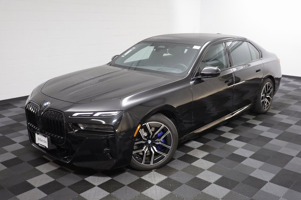 Certified 2025 BMW 740i xDrive w/ Premium Package video 2