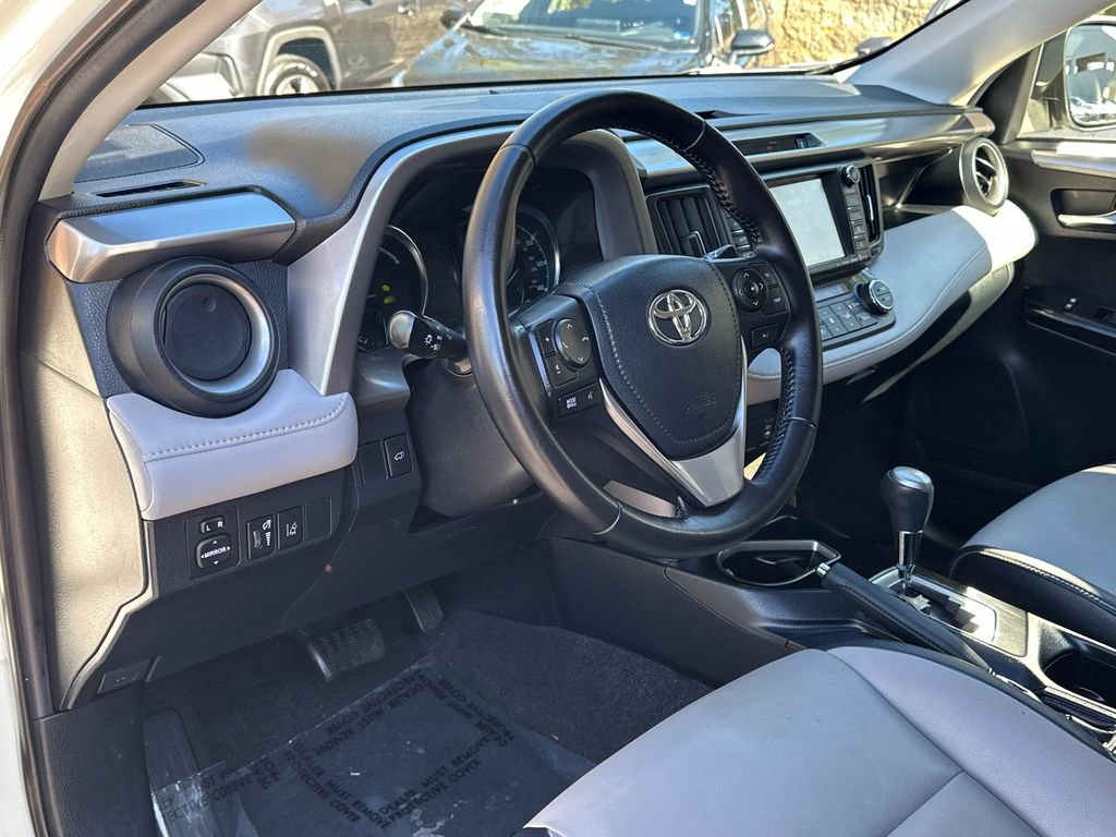 Used 2016 Toyota RAV4 Limited w/ Advanced Technology Package image 21