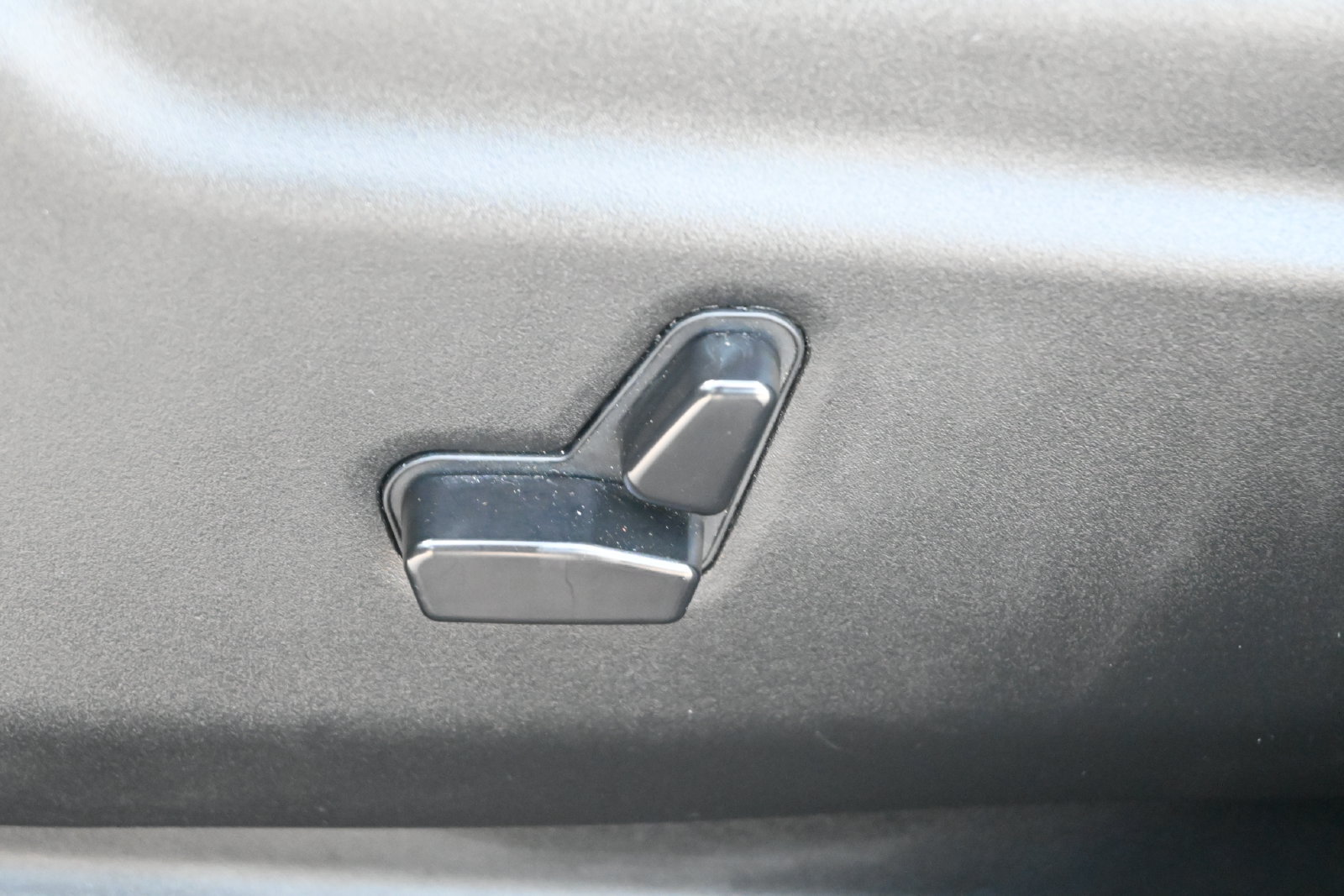 Used 2025 Dodge Durango GT AWD/4WD image 9