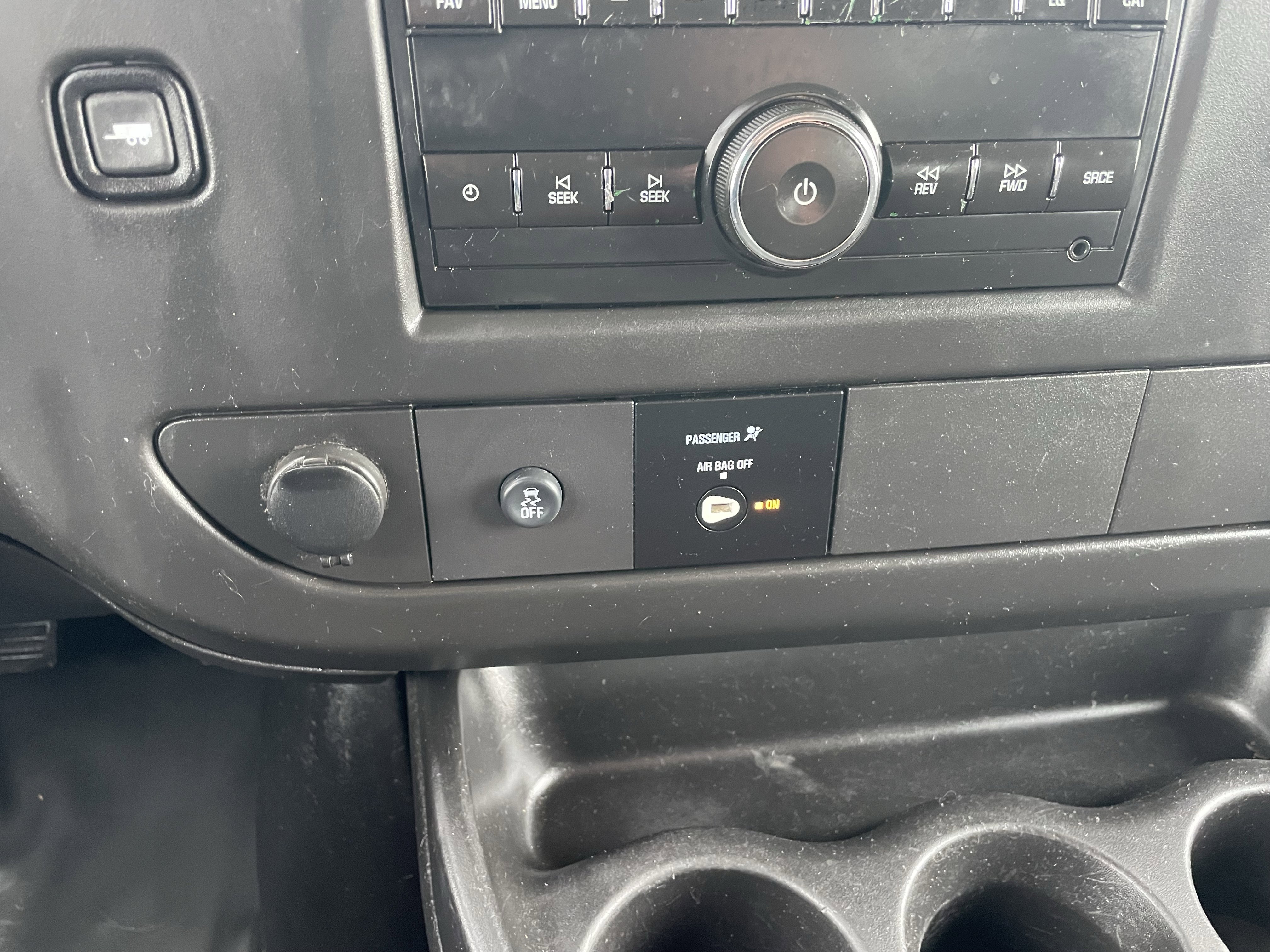 Used 2018 Chevrolet Express 2500 w/ Driver Convenience Package image 22