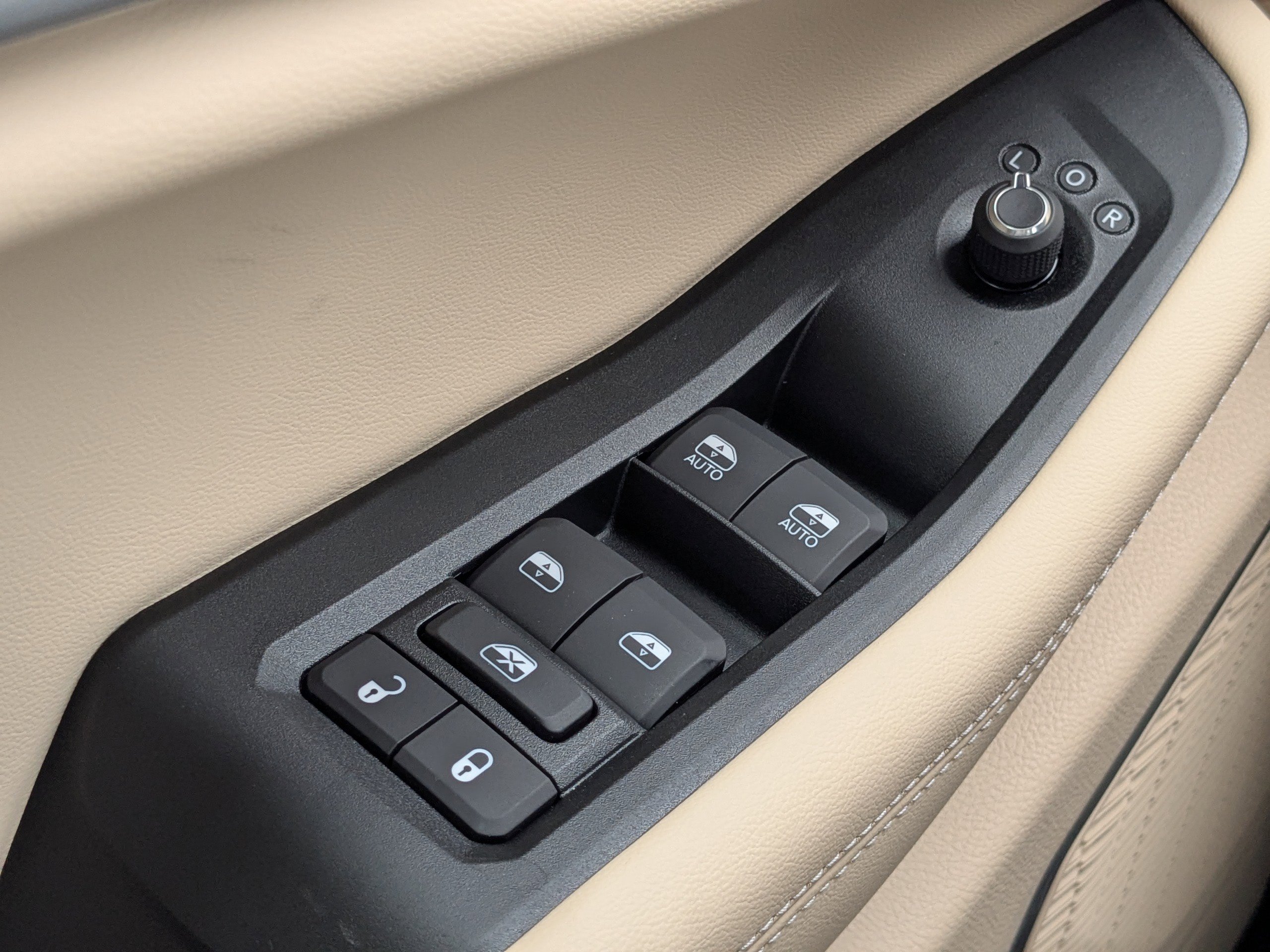 New 2026 Jeep Grand Cherokee Limited w/ Luxury Tech Group II image 23