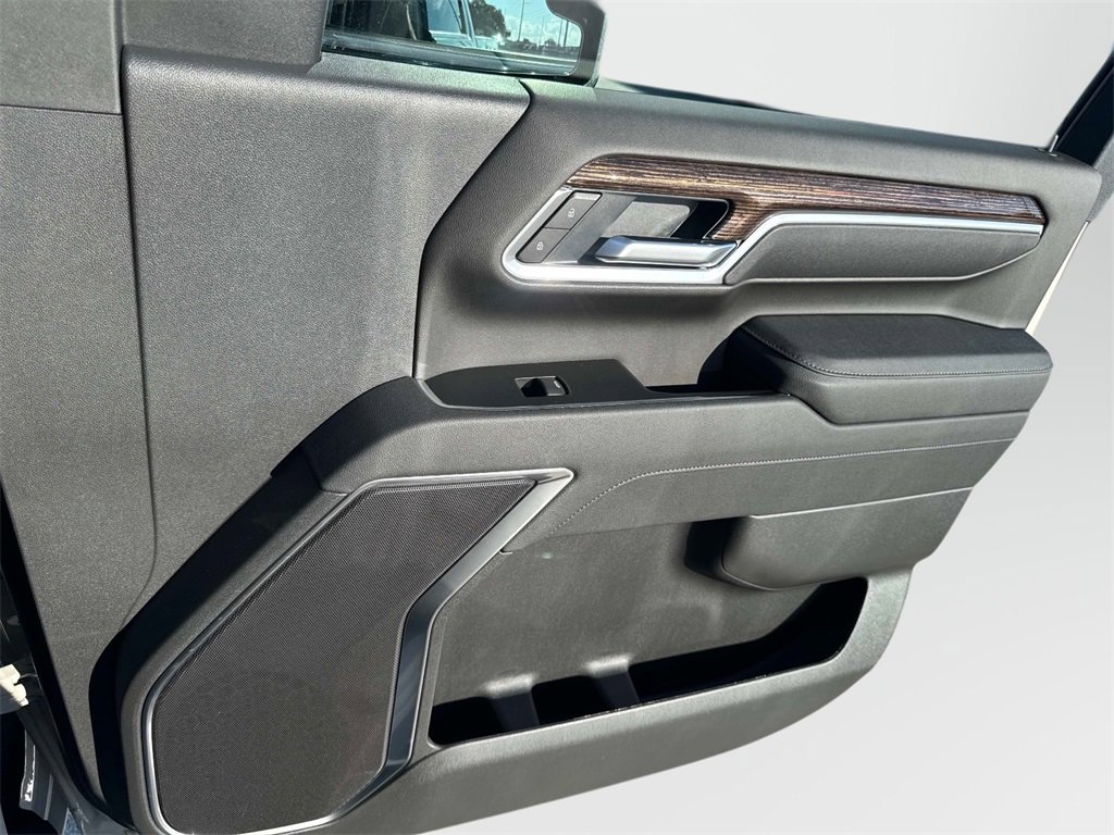 New 2026 GMC Sierra 2500 SLE w/ SLE Value Package; image 16