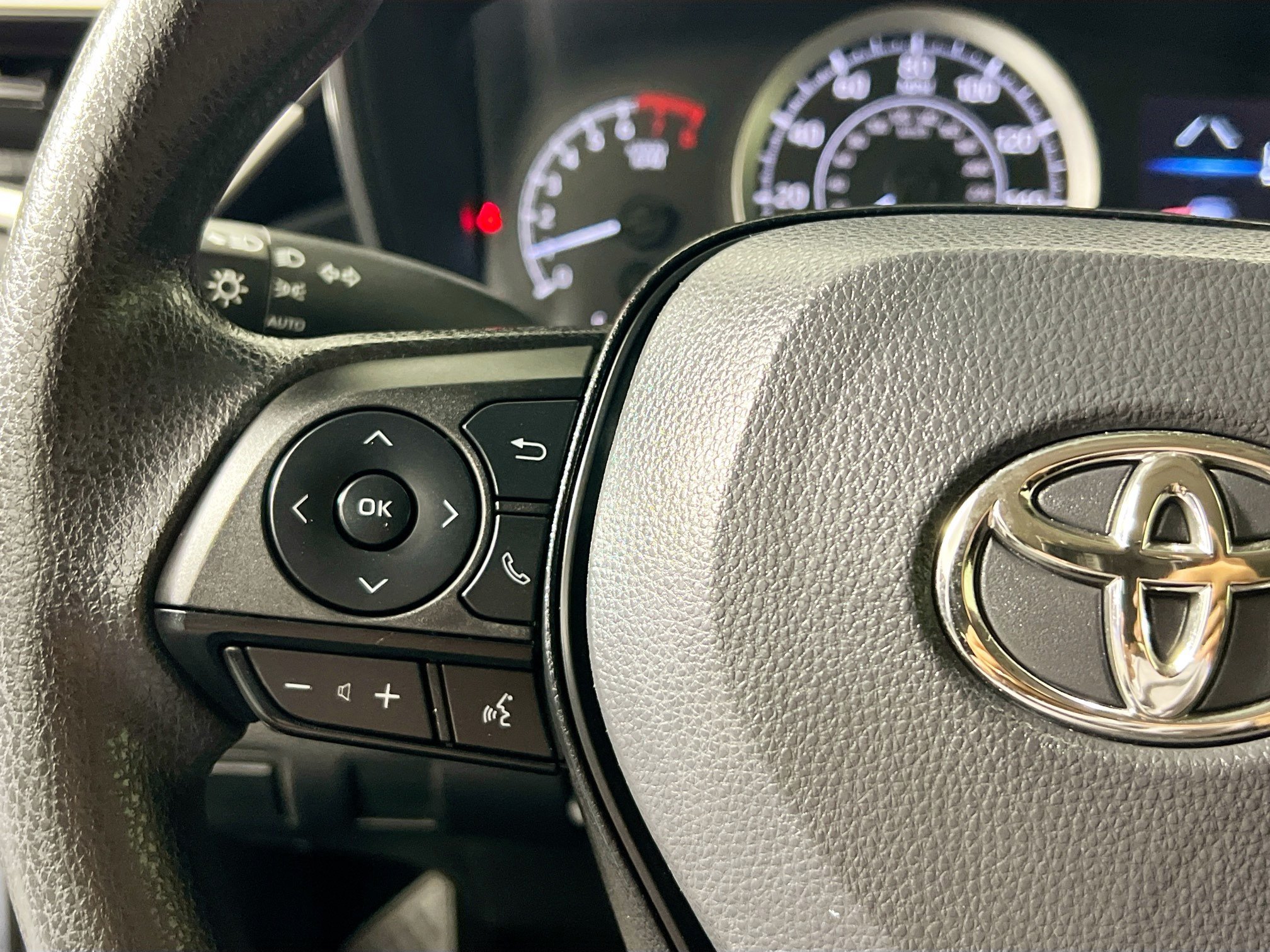 Used 2022 Toyota Corolla LE FWD image 17