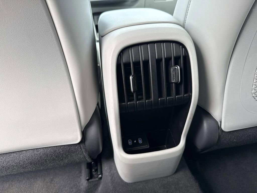 Used 2024 Hyundai Kona Limited image 20