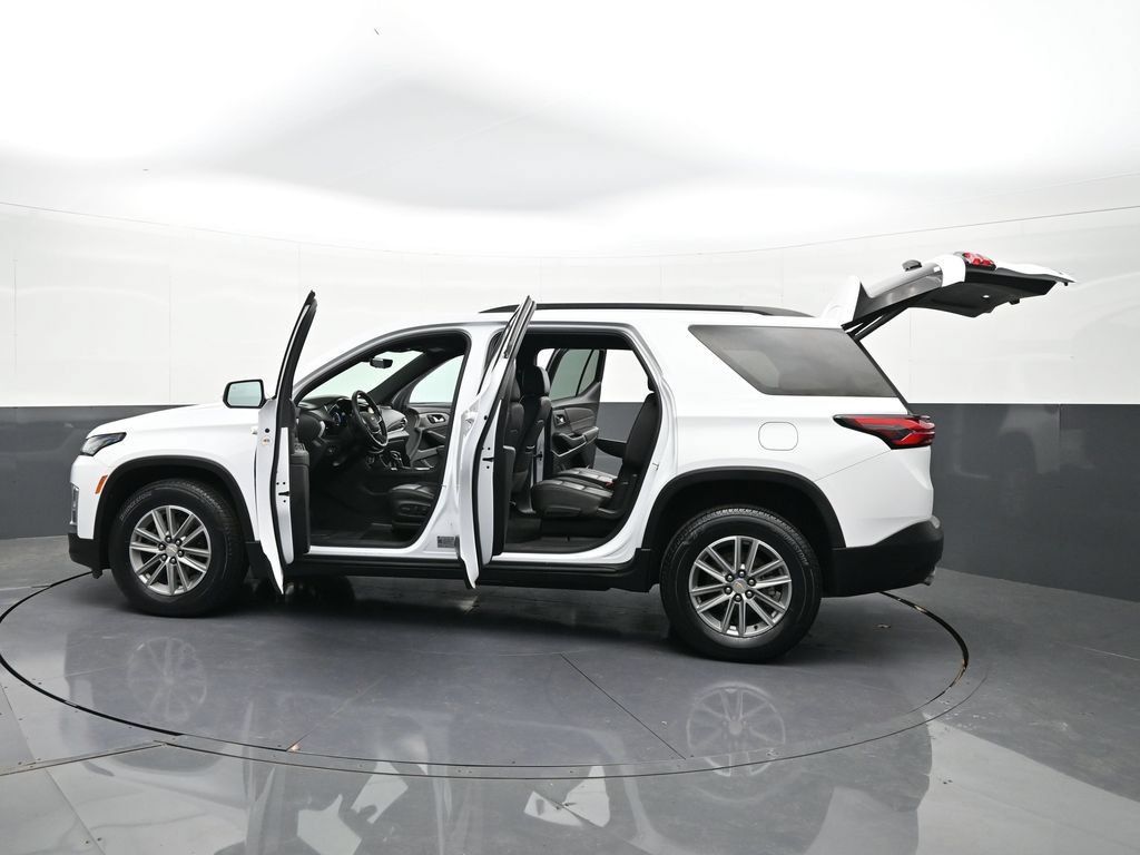 Used 2023 Chevrolet Traverse LT w/ Rear Camera Mirror Package AWD/4WD image 41
