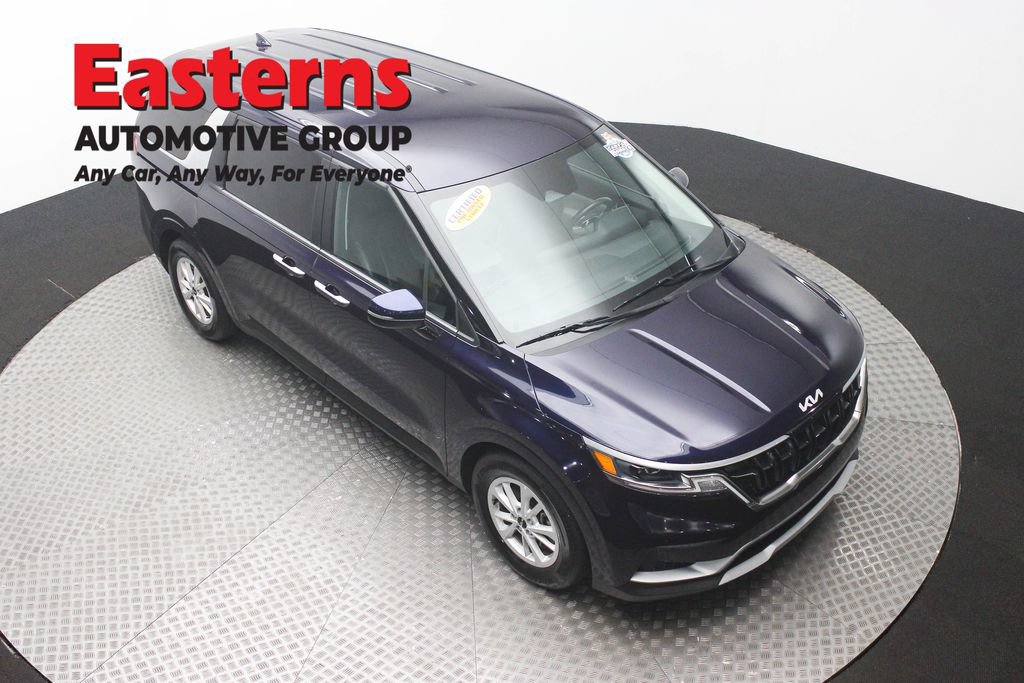 Used 2024 Kia Carnival LX FWD image 3