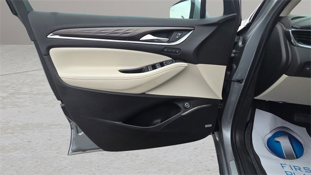 Used 2023 Buick Enclave Avenir w/ Avenir Technology Package image 22