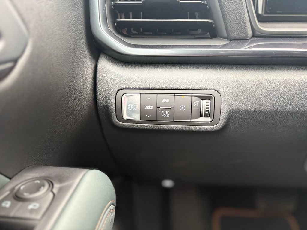 Used 2026 GMC Terrain AT4 w/ Convenience Package III AWD/4WD image 19