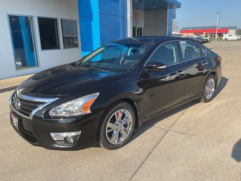 Used 2015 Nissan Altima 2.5 SL w/ Technology Package FWD image 2