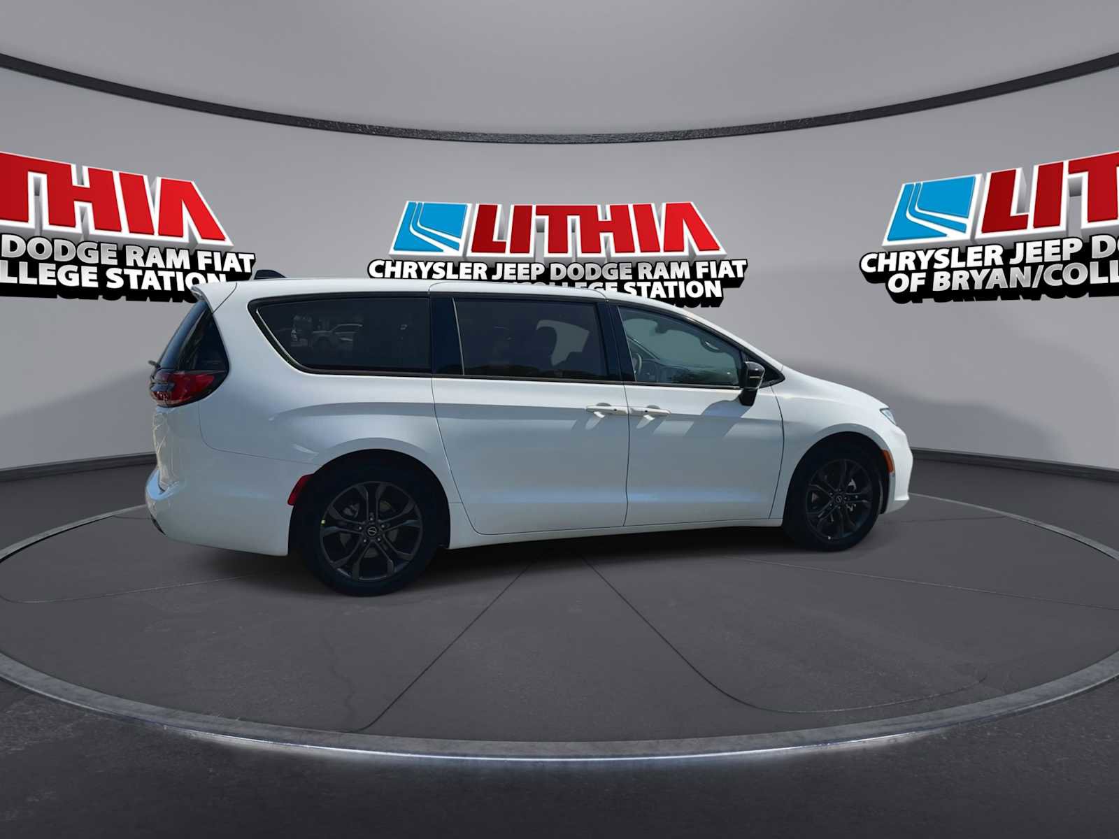 New 2026 Chrysler Pacifica Select FWD image 8