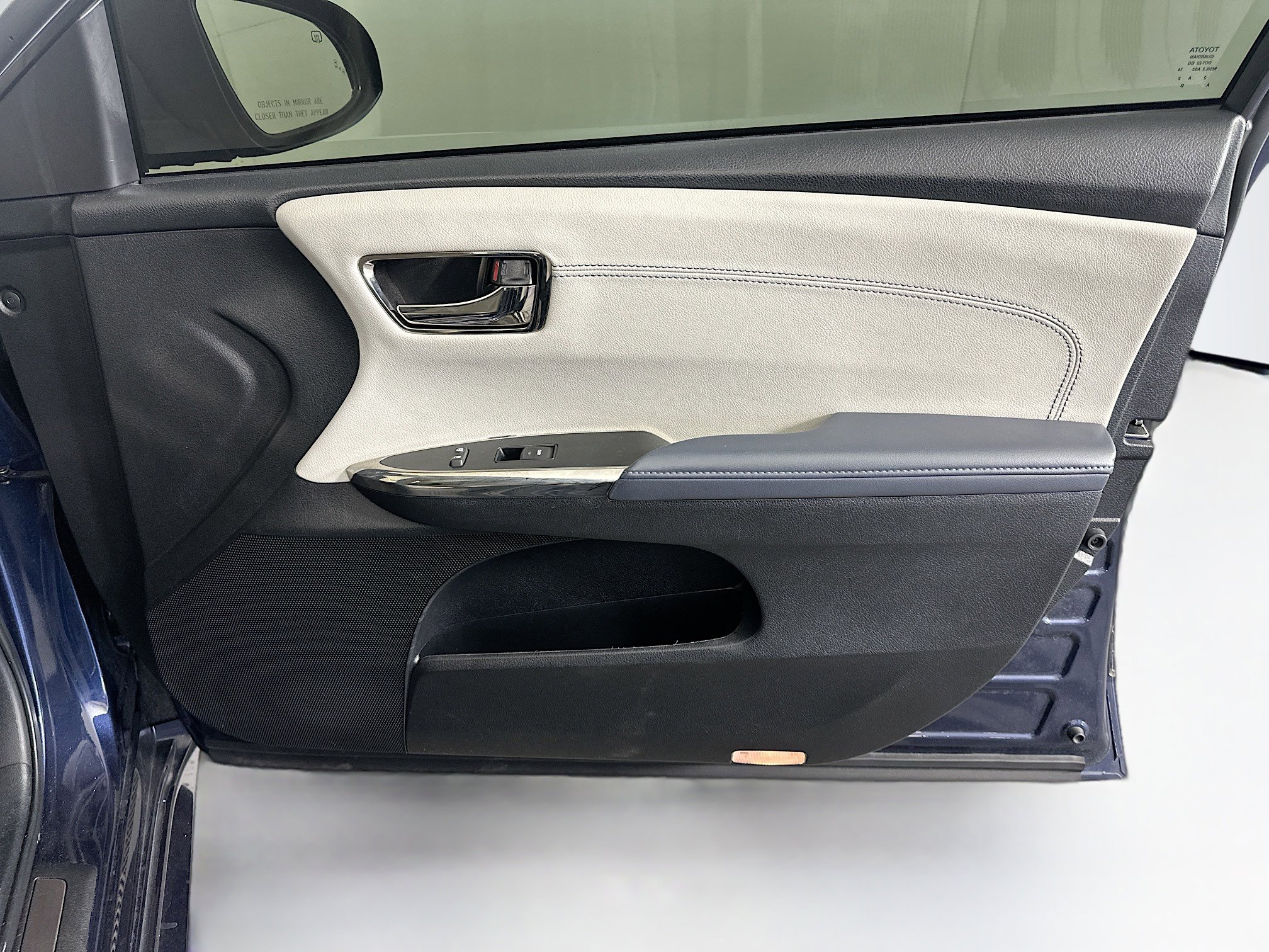 Used 2014 Toyota Avalon Limited FWD image 34