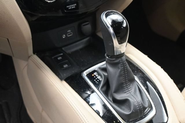 Used 2019 Nissan Rogue SL w/ Premium Package AWD/4WD image 35