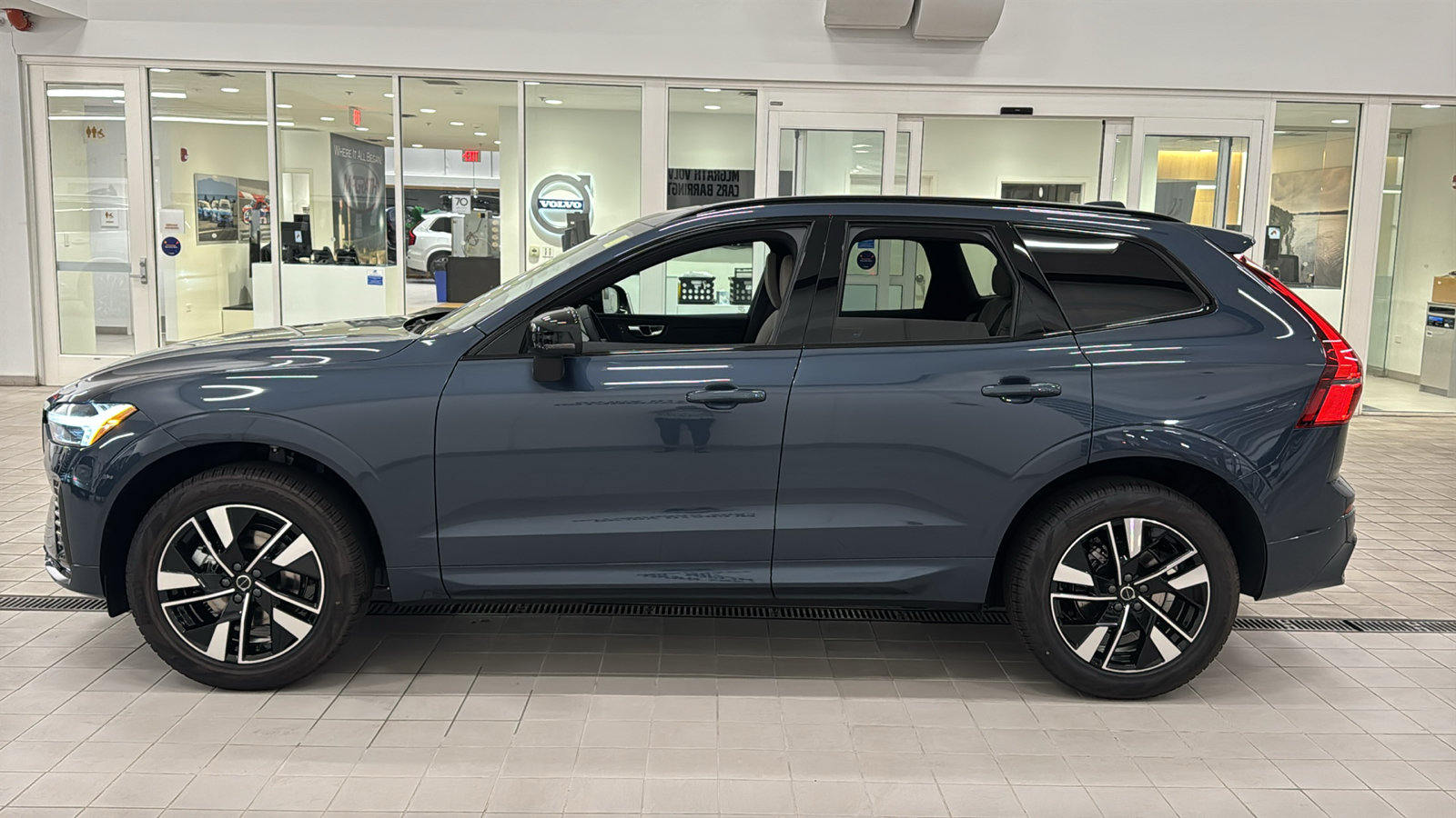 New 2027 Volvo XC60 B5 Core AWD/4WD image 8