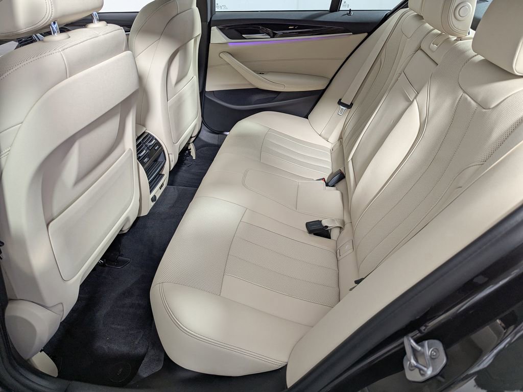 Certified 2022 BMW 530i xDrive w/ Convenience Package image 45
