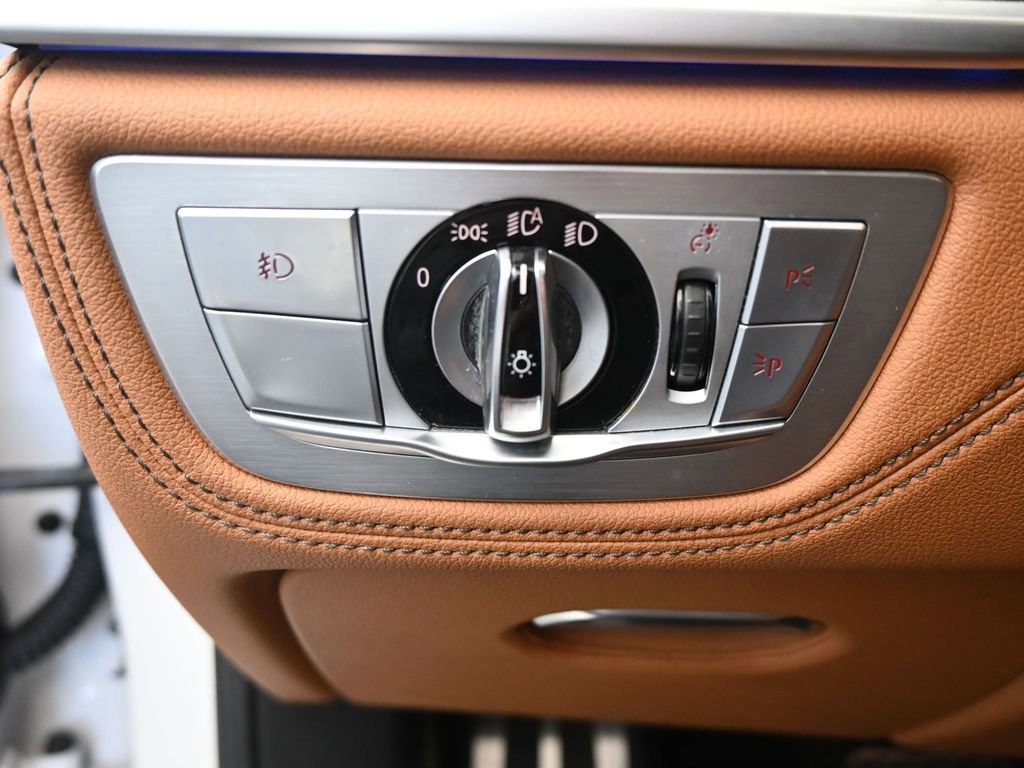 Used 2018 BMW 750i 750i 4D Sedan image 28