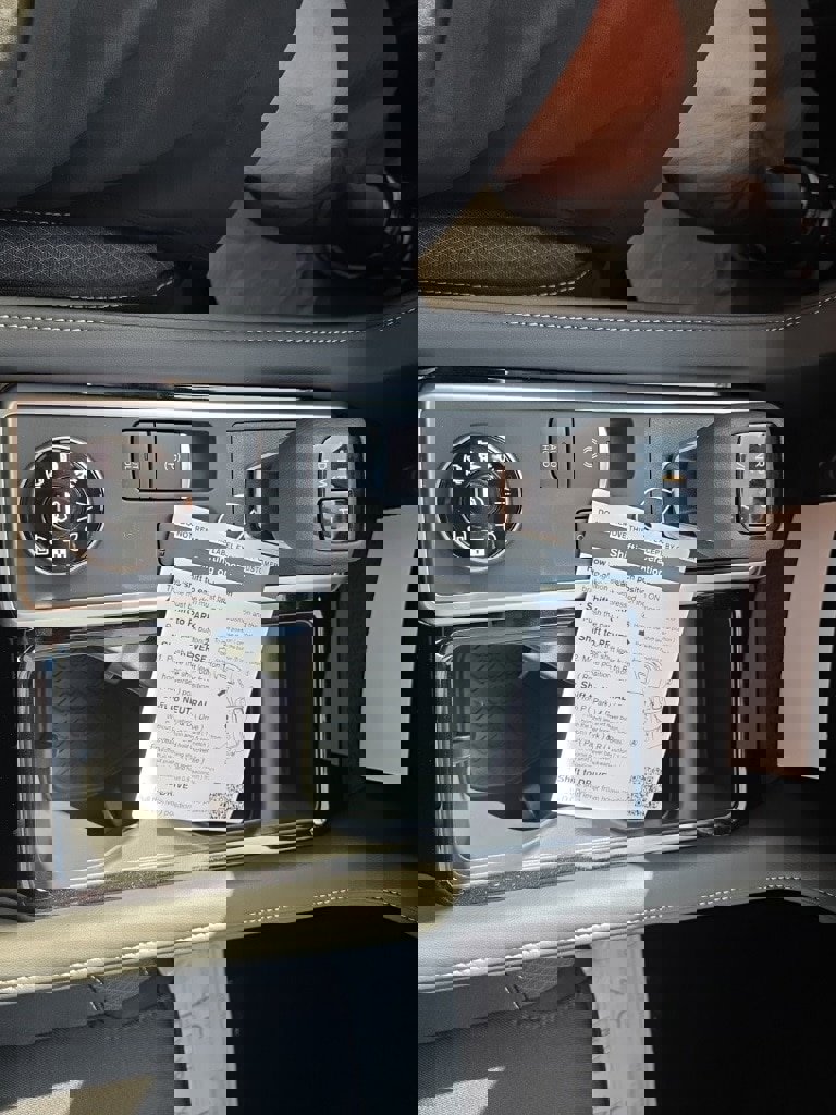 New 2025 Nissan Pathfinder SV image 27