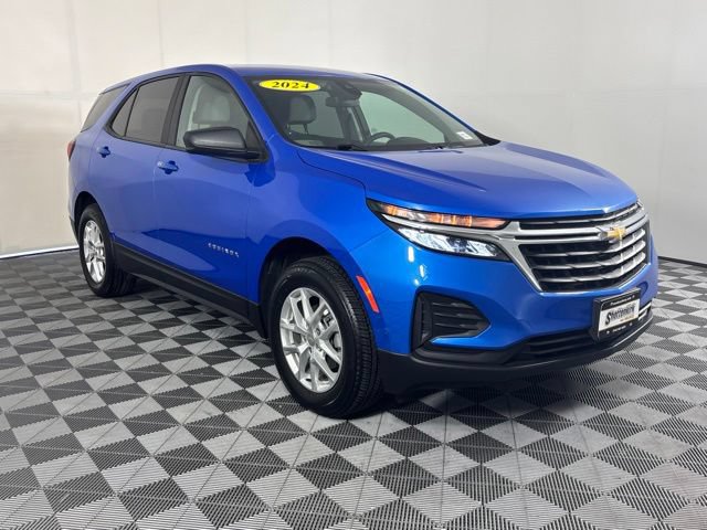 Used 2024 Chevrolet Equinox LS w/ LS Convenience Package AWD/4WD image 4