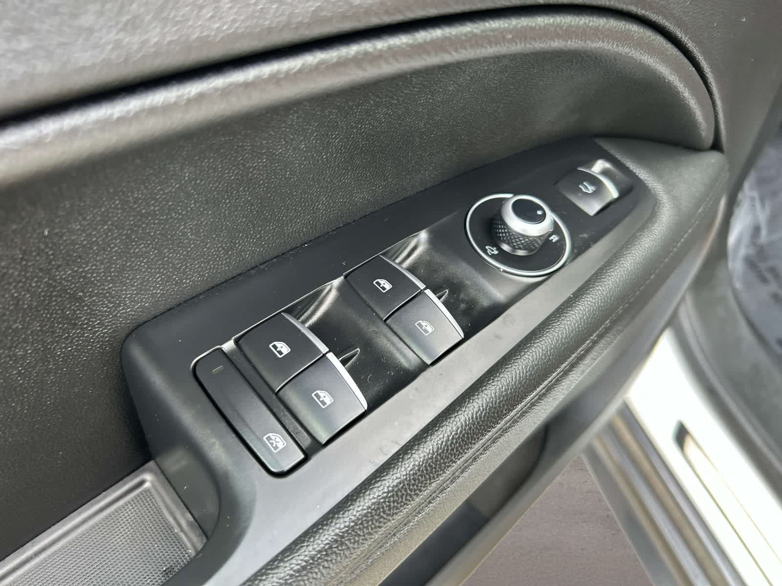 Used 2023 Alfa Romeo Stelvio Ti w/ Active Assist Plus Package AWD/4WD image 19