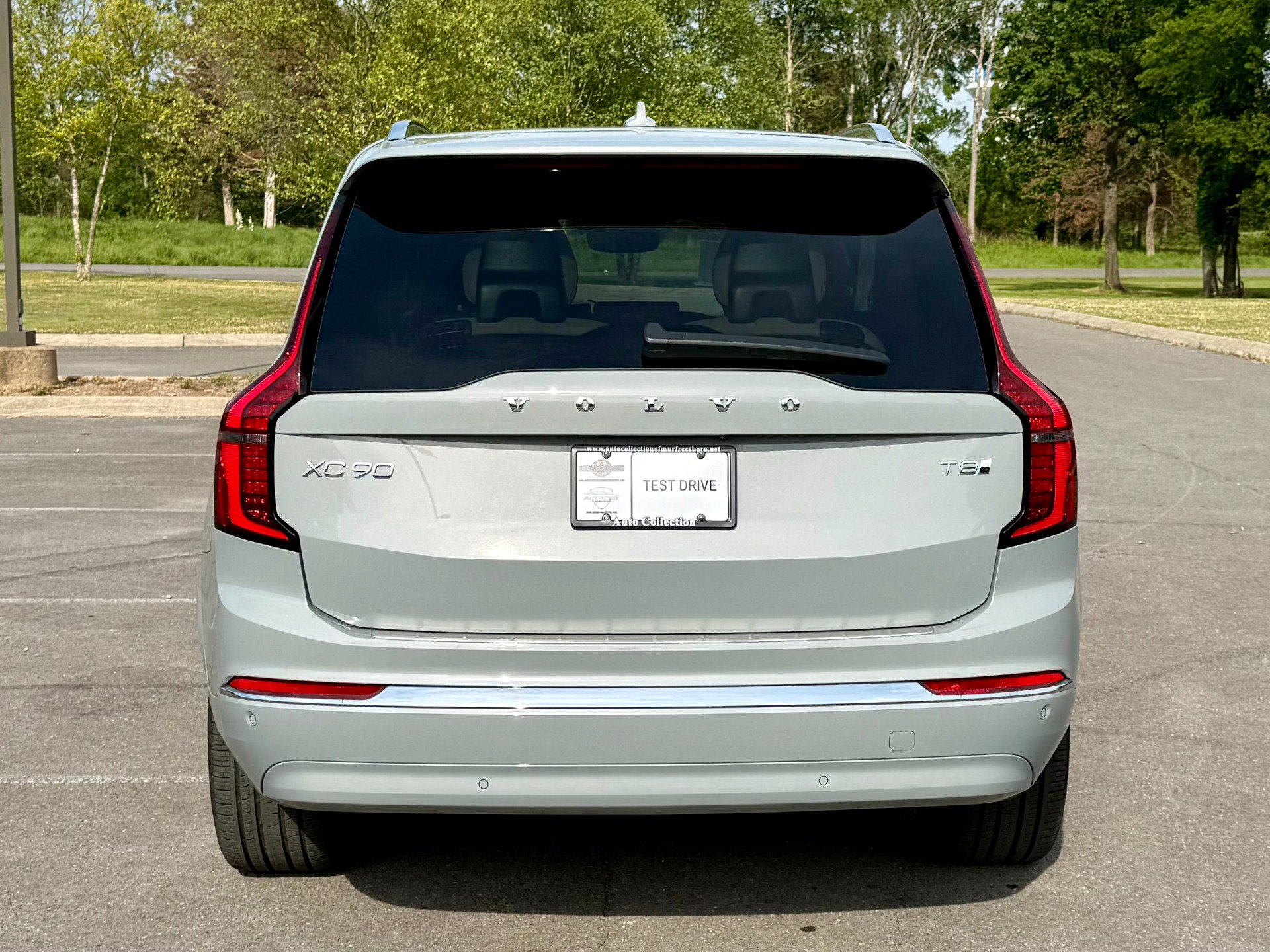 Used 2025 Volvo XC90 T8 Plus w/ Protection Package Premier AWD/4WD image 6
