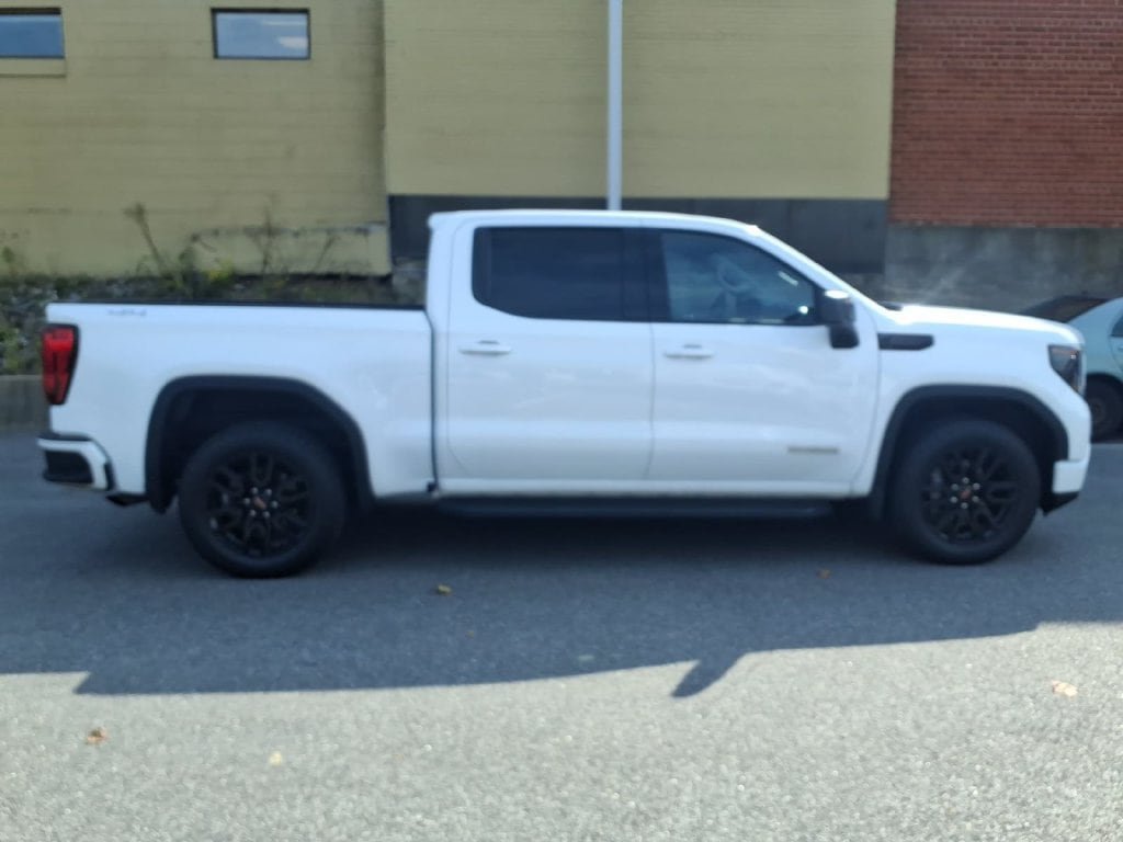 Used 2023 GMC Sierra 1500 Elevation AWD/4WD image 5