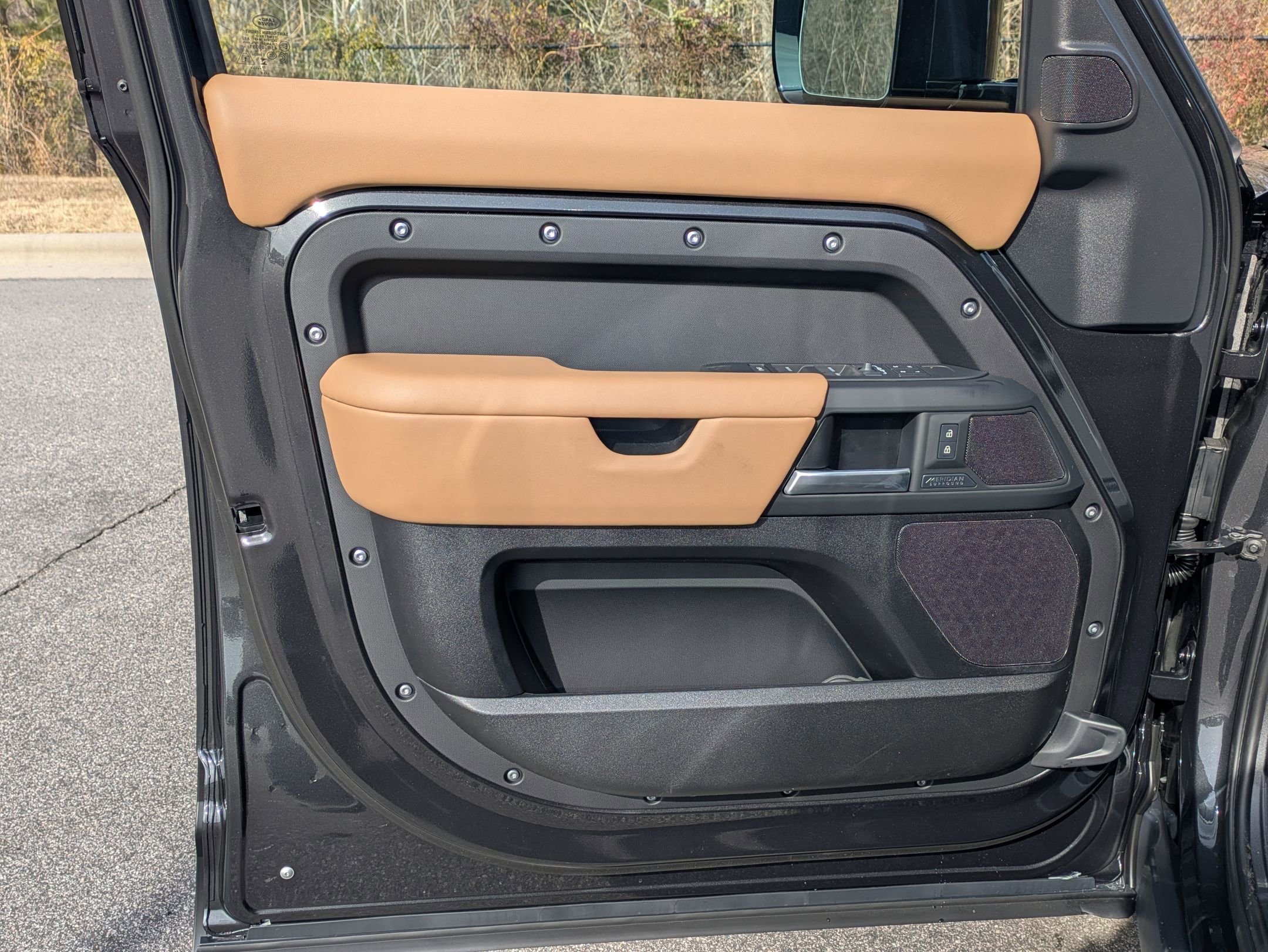 New 2026 Land Rover Defender 110 X-Dynamic SE image 19