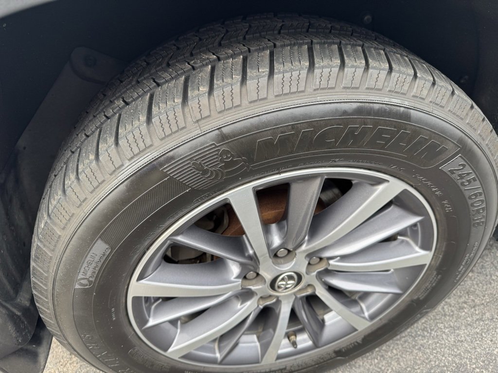 Used 2017 Toyota Highlander XLE image 7