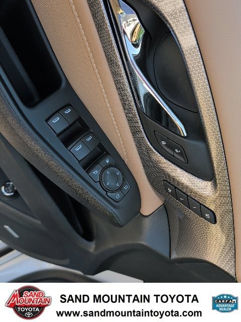 Used 2022 Chevrolet Traverse Premier FWD image 17