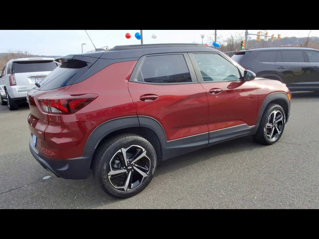 Certified 2023 Chevrolet TrailBlazer RS w/ Sun and Liftgate Package image 8