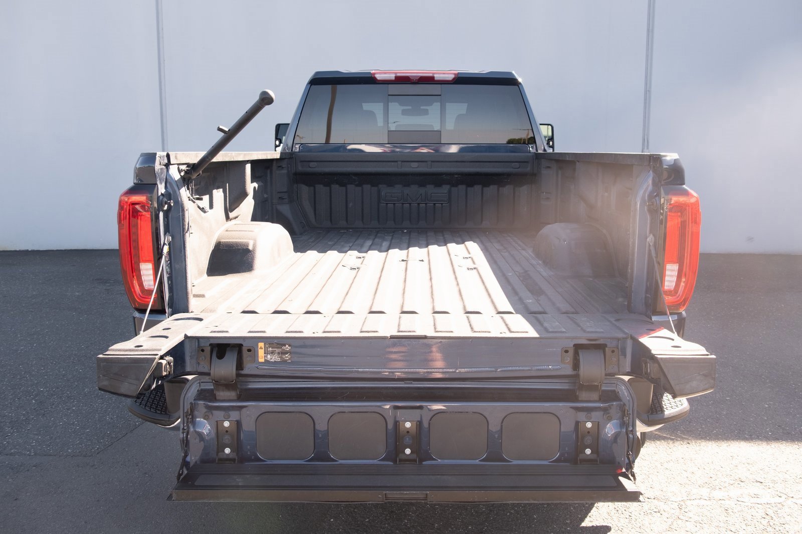 Used 2023 GMC Sierra 3500 SLT w/ SLT Preferred Package image 27