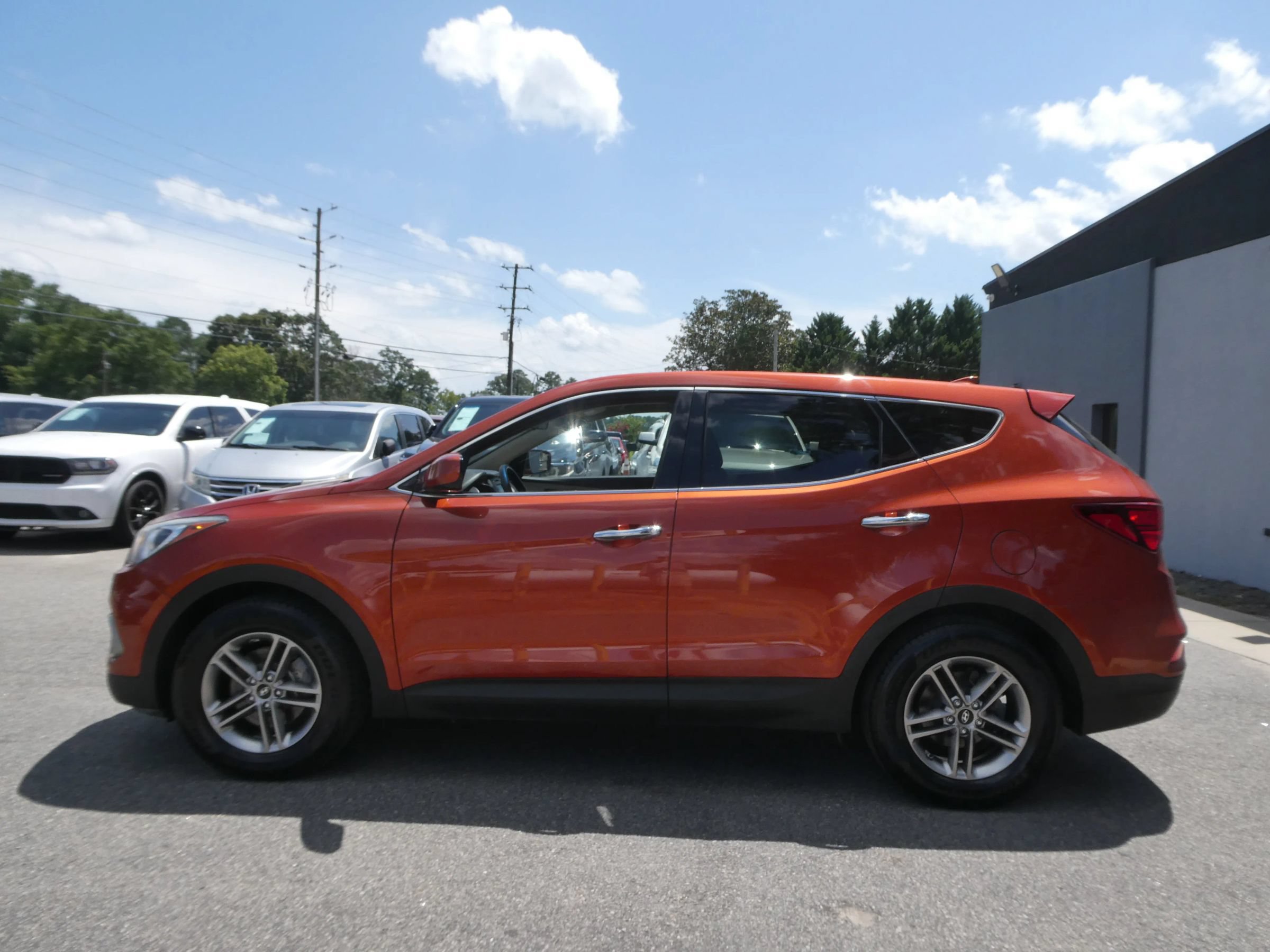 Used 2017 Hyundai Santa Fe Sport w/ Cargo Package AWD/4WD image 9