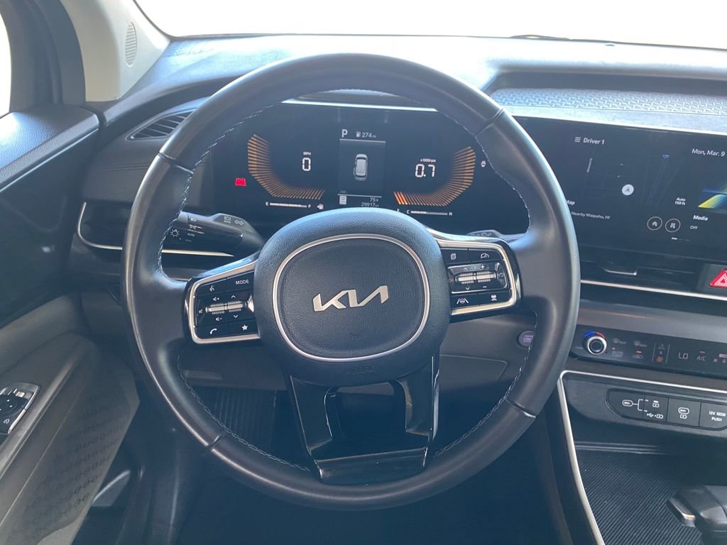 Used 2025 Kia Carnival image 14
