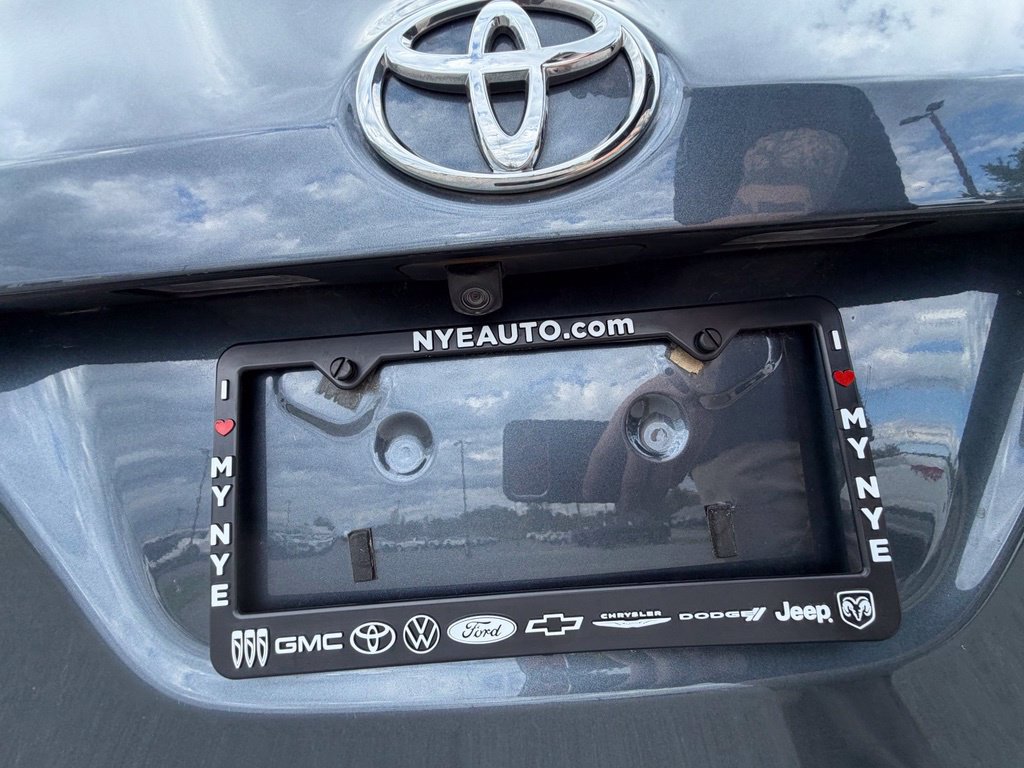 Used 2018 Toyota Corolla LE FWD image 40