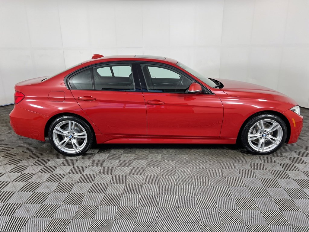 Used 2017 BMW 330i xDrive Sedan image 3