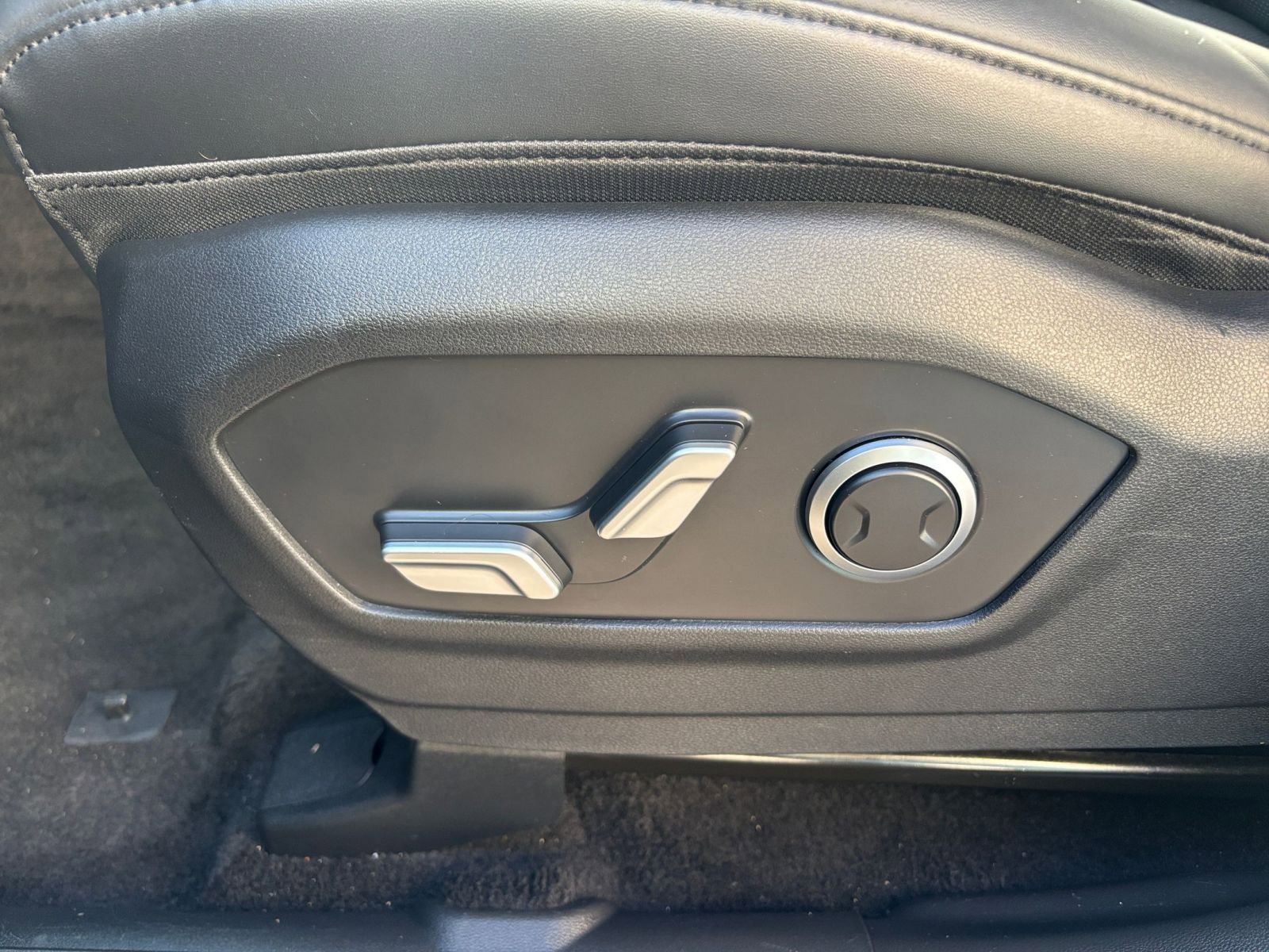 Used 2025 Hyundai Santa Fe SEL image 22