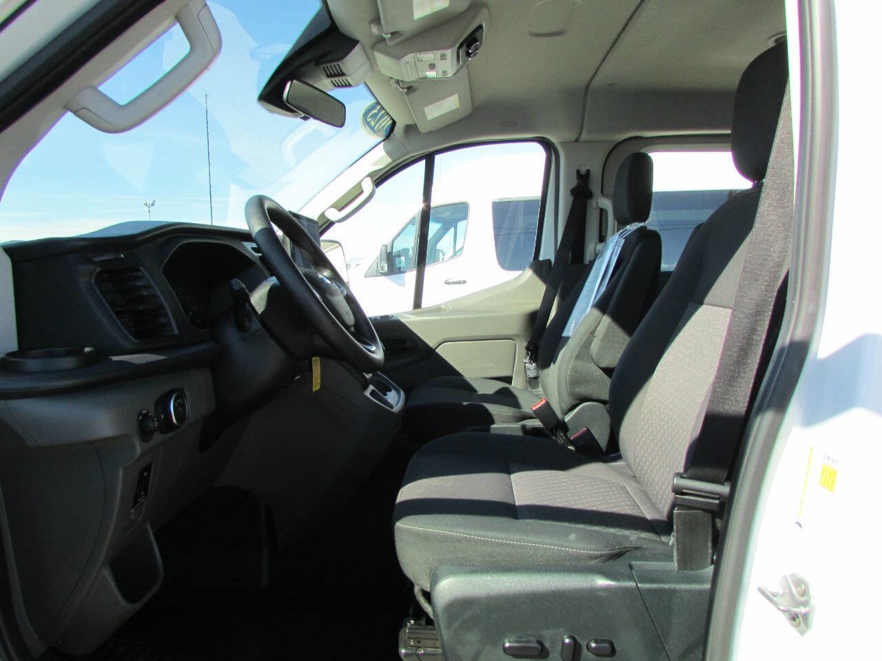 Used 2023 Ford Transit 350 XLT image 12