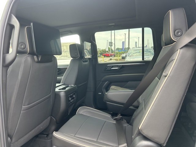 New 2025 Chevrolet Suburban Premier image 29
