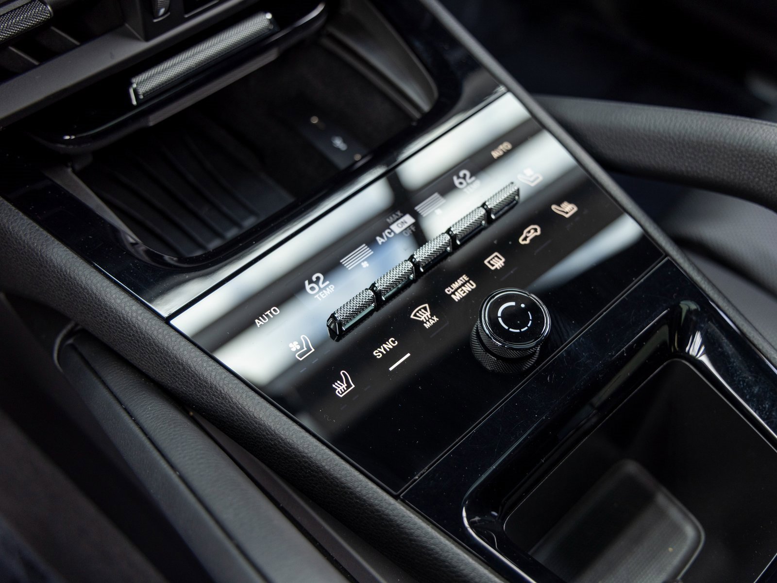 Certified 2025 Porsche Cayenne image 36