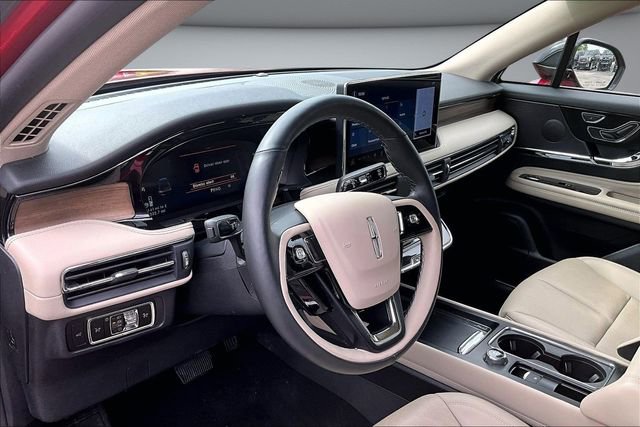 Used 2025 Lincoln Corsair Reserve AWD/4WD image 16