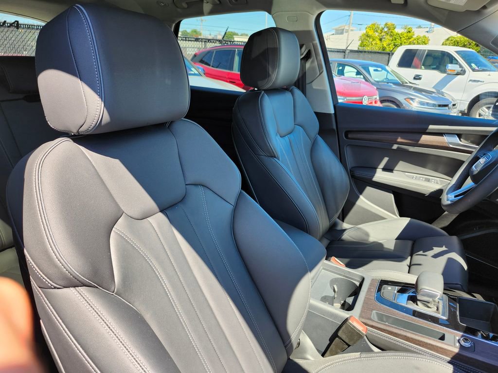 Certified 2025 Audi Q5 2.0T Premium Plus w/ Premium Plus Package image 17