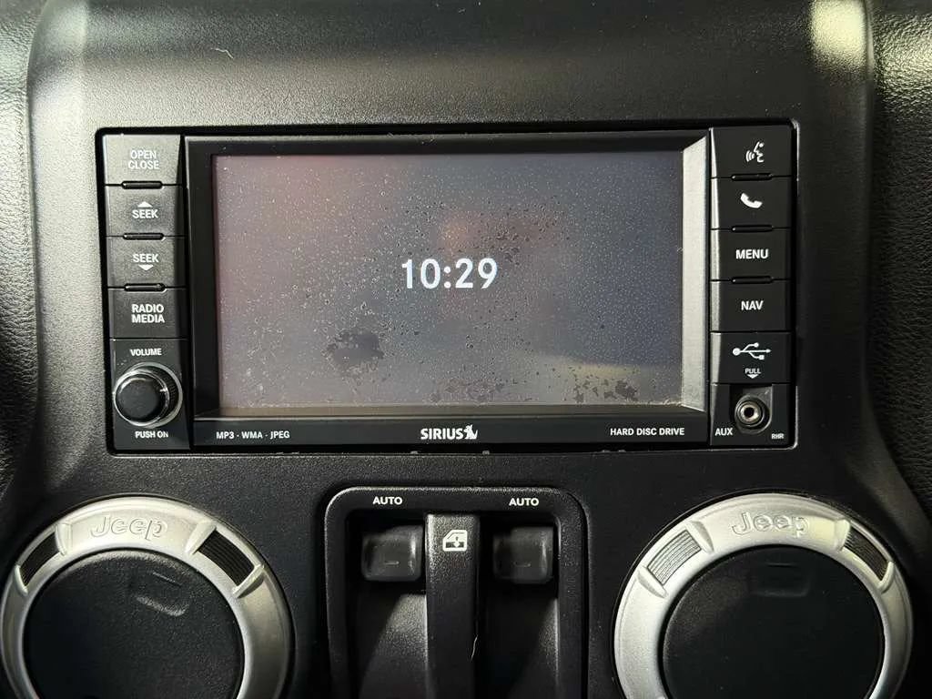 Used 2015 Jeep Wrangler Rubicon w/ Power Convenience Group AWD/4WD image 36