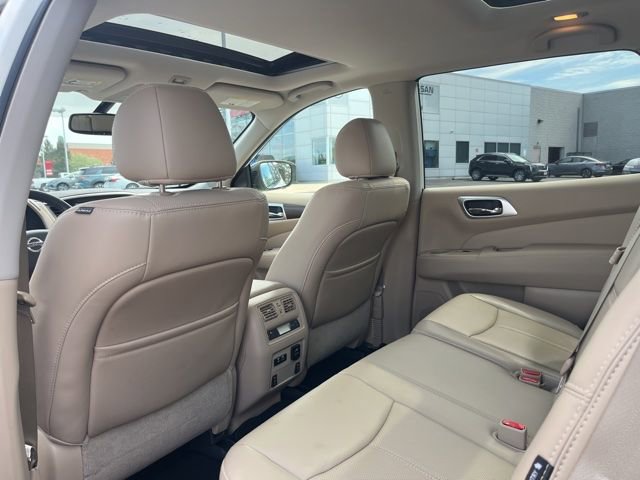 Certified 2020 Nissan Pathfinder Platinum image 24