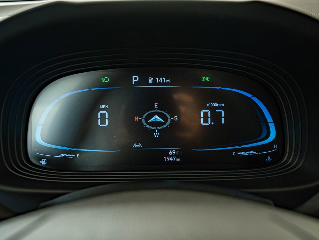 Used 2025 Hyundai Venue Limited FWD image 22