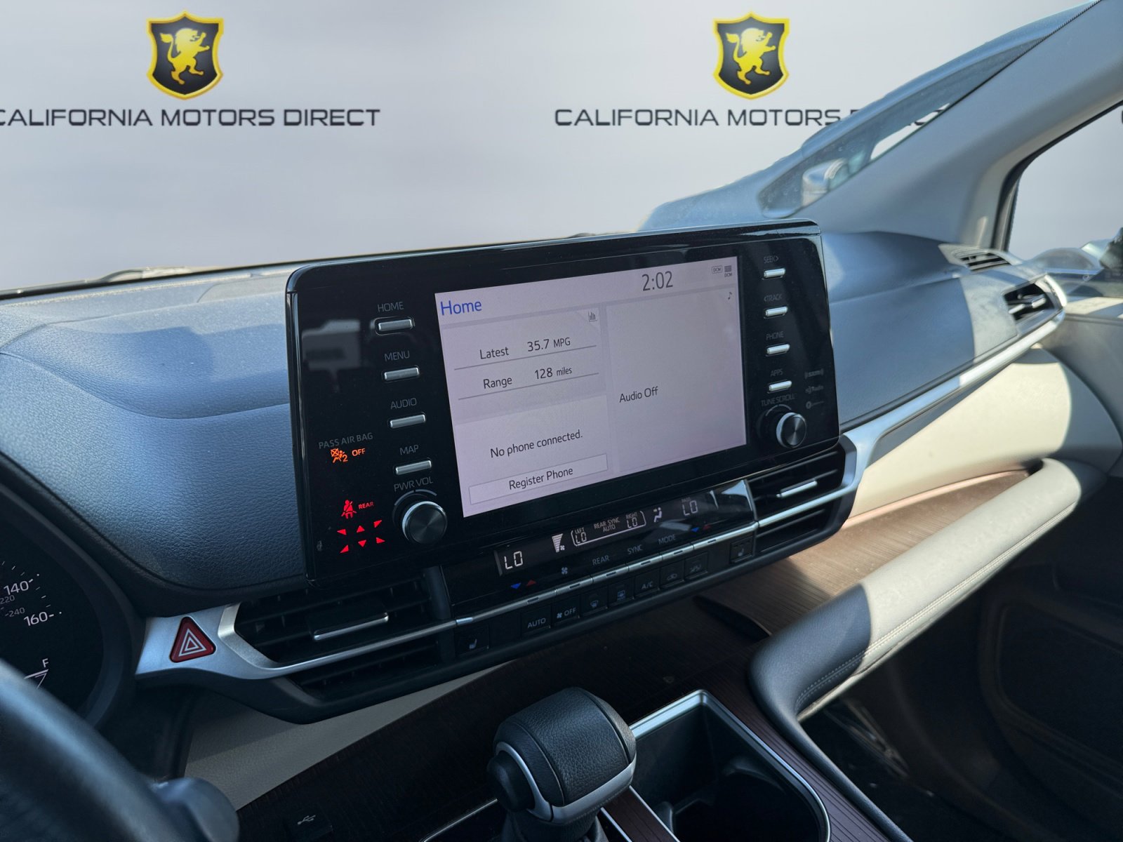 Used 2022 Toyota Sienna XLE image 11