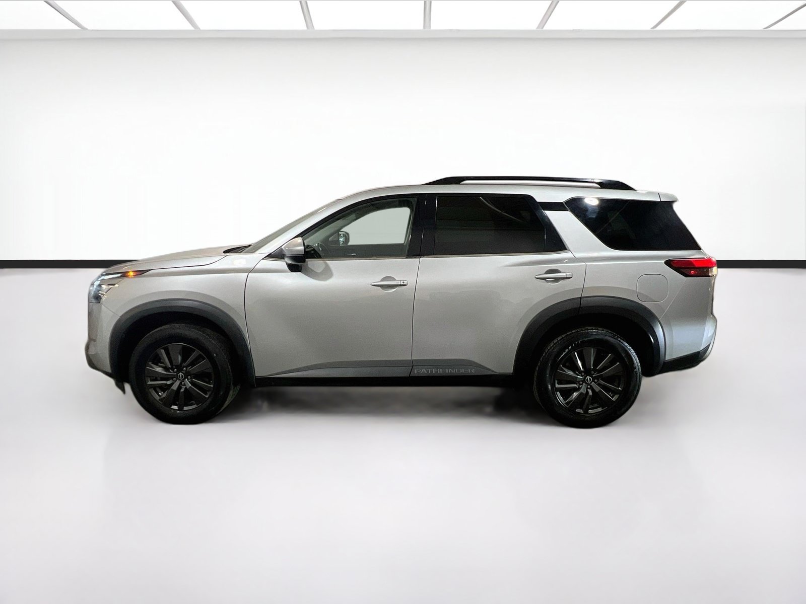 Used 2022 Nissan Pathfinder SV FWD image 22