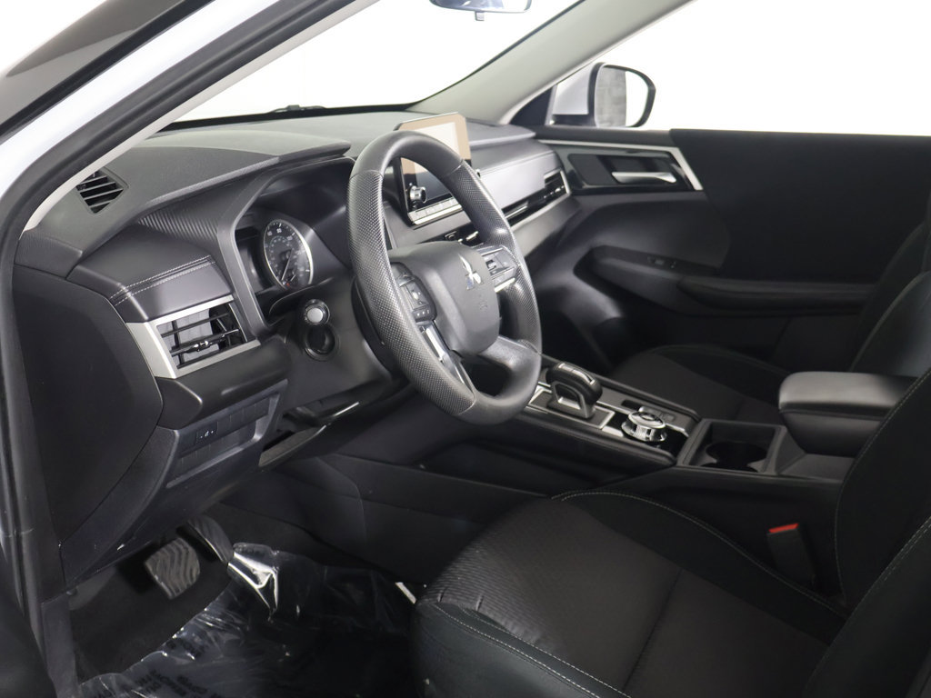 Used 2024 Mitsubishi Outlander ES AWD/4WD image 20