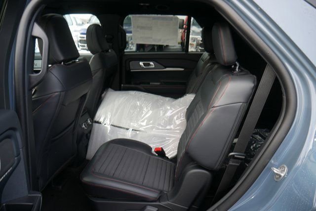 New 2026 Ford Explorer ST-Line w/ ST-Line Street Pack image 25