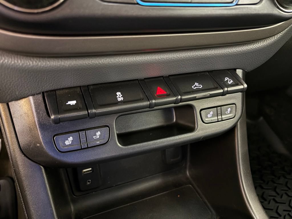 Used 2016 Chevrolet Colorado Z71 AWD/4WD image 32