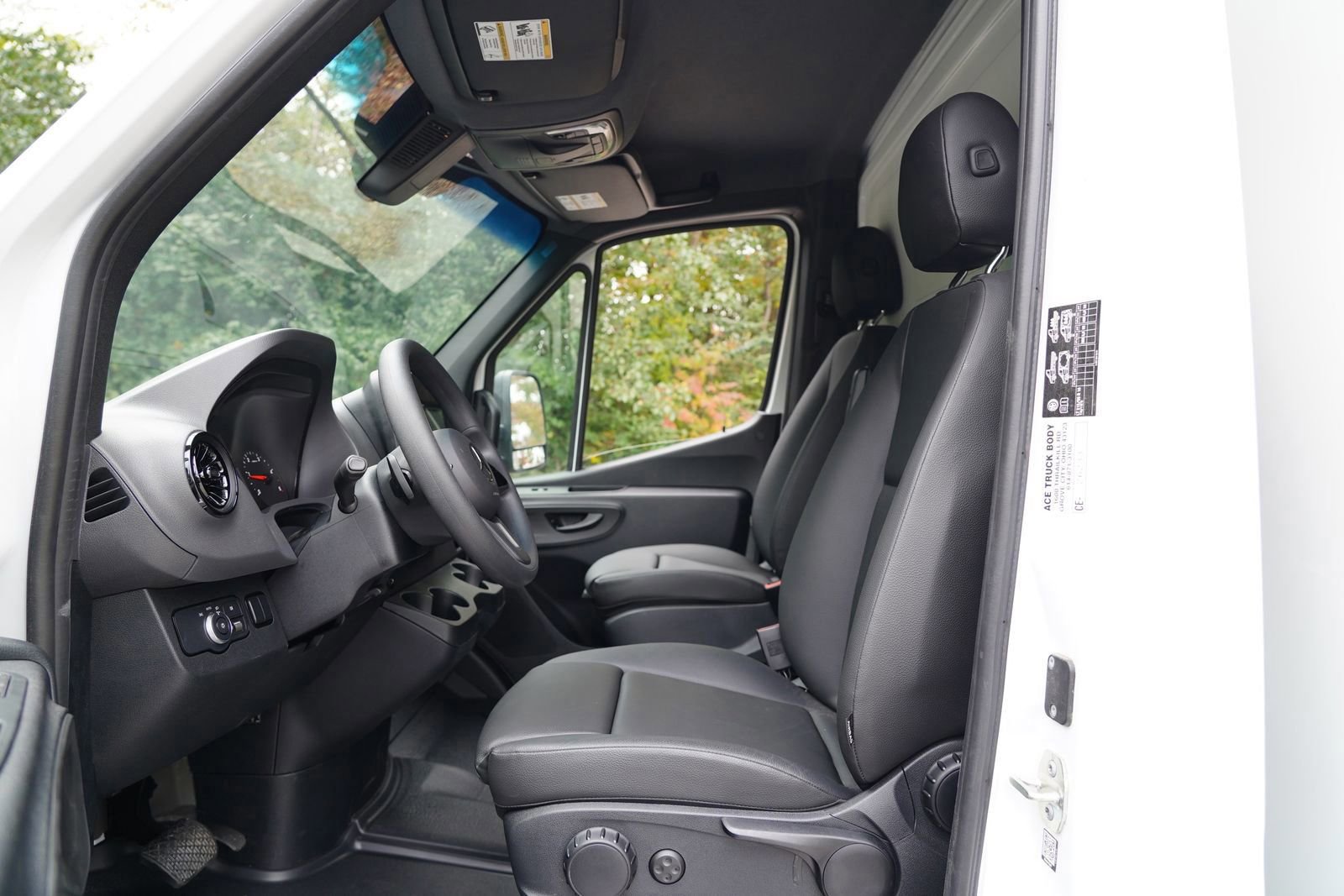 Used 2023 Mercedes-Benz Sprinter 3500 image 6
